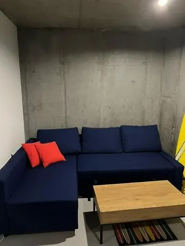 Industrialna Piwnica Hostel 그단스크 아파트